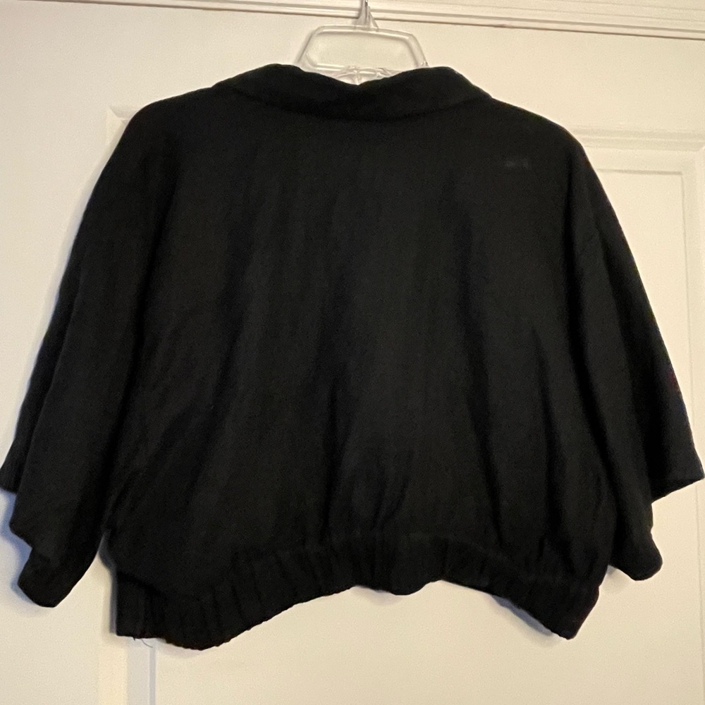 Abercrombie cropped top. Size XL - Picture 3 of 4
